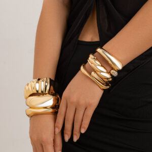 Women's Exaggerated Large Water Drop Metal Glossy Surface Mirror Open-ended Bracelet